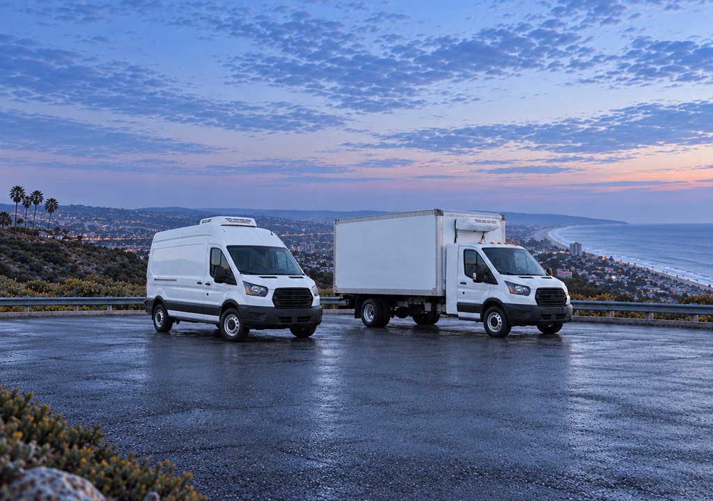Refrigerated van and box truck on the San Diego coast